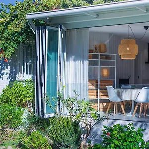 Apartment Bungalove